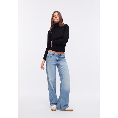Pull basique en maille à col montant XS - Stradivarius - Modalova