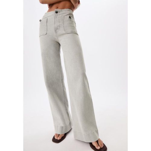 D77 Jeans minimaliste poches DENIM GRIS PERLE DÉLAVÉ 32 - Stradivarius - Modalova