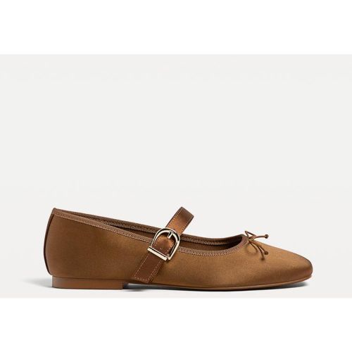 Ballerines satinées avec nœud 35 - Stradivarius - Modalova