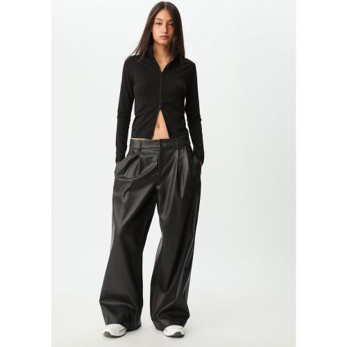 Pantalon à pinces similicuir 32 - Stradivarius - Modalova