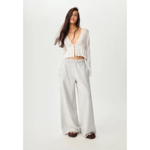 Chemise à lacets et volants Écru XS - Stradivarius - Modalova