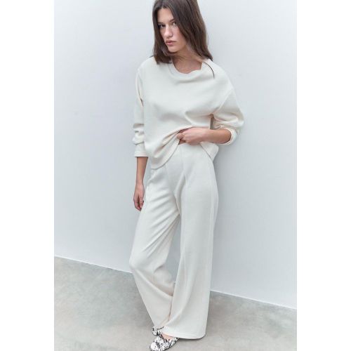 Pantalon en maille nervurée Écru XS - Stradivarius - Modalova