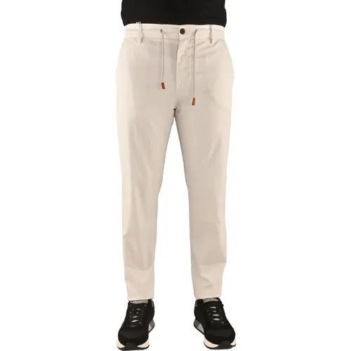 Trousers > Chinos - - Eleventy - Modalova