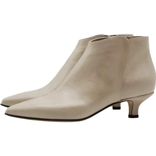 Shoes > Boots > Heeled Boots - - Pomme D'or - Modalova