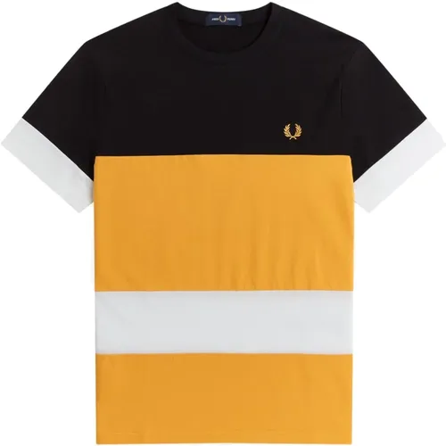 Tops > T-Shirts - - Fred Perry - Modalova