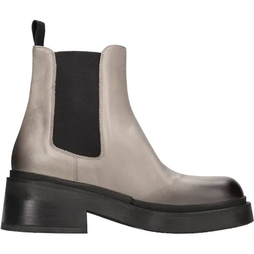 Shoes > Boots > Chelsea Boots - - Strategia - Modalova