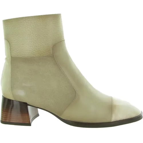 Shoes > Boots > Heeled Boots - - Hispanitas - Modalova