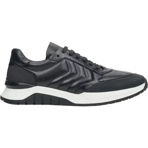 Estro - Shoes > Sneakers - Black - Estro - Modalova