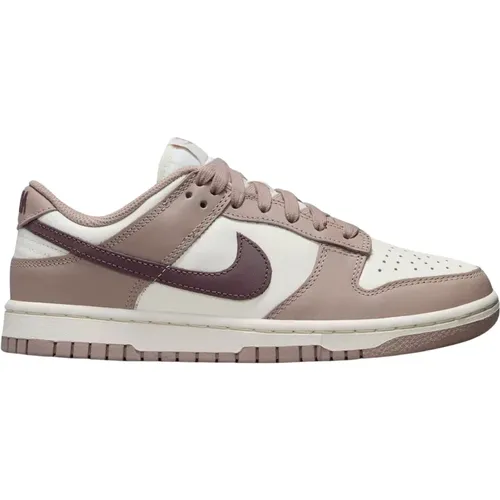 Nike - Shoes > Sneakers - Beige - Nike - Modalova