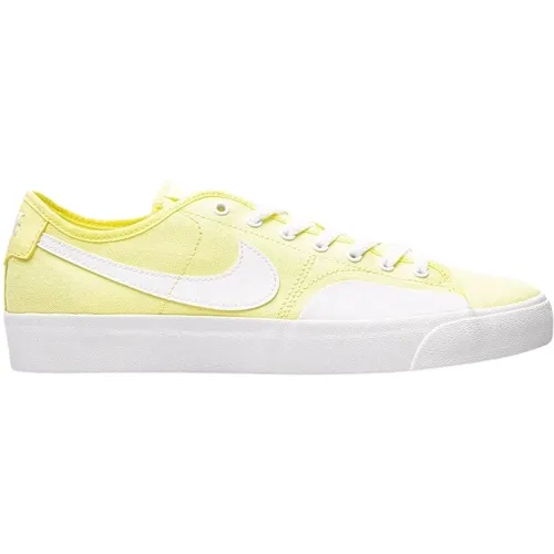 Nike - Shoes > Sneakers - Yellow - Nike - Modalova