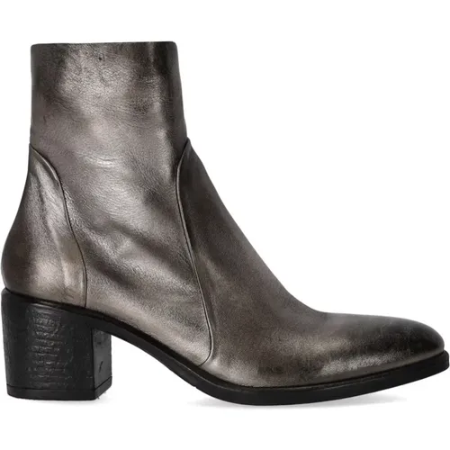 Shoes > Boots > Heeled Boots - - Strategia - Modalova