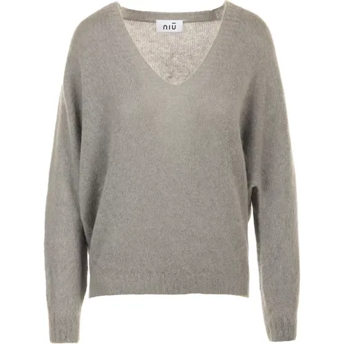 Knitwear > V-neck Knitwear - - NIU - Modalova