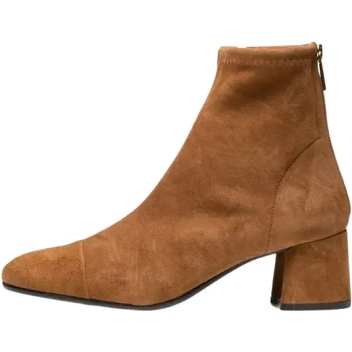 Shoes > Boots > Heeled Boots - - Poche Paris - Modalova