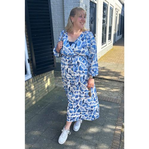 Robe longue Suzie en blanc et bleu - Smashed Lemon - Modalova