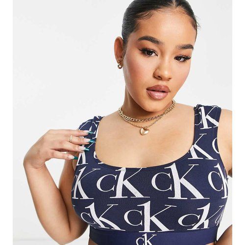 Plus - CK One Plush - Brassière à épaules dénudées non doublée à imprimé logo - Calvin Klein - Modalova
