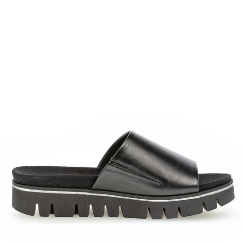 Mules / sandales de bain Gabor 22.880.57 Noir - Chaussures.fr - Modalova