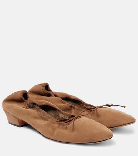 Ballerines Awar en daim et shearling - The Row - Modalova