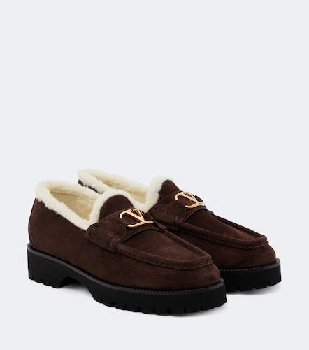 Mocassins VLogo en daim et shearling - Valentino Garavani - Modalova