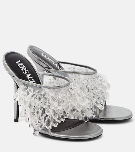 Versace Mules en PVC à ornements - Versace - Modalova