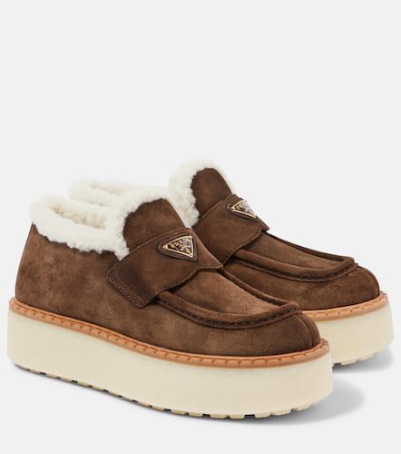 Mocassins Evolve à plateforme en daim et shearling - Prada - Modalova