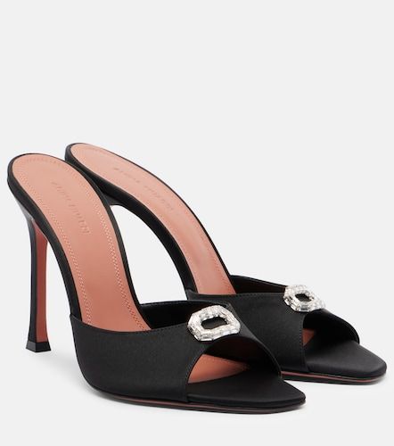 Mules Camelia en satin à ornements - Amina Muaddi - Modalova