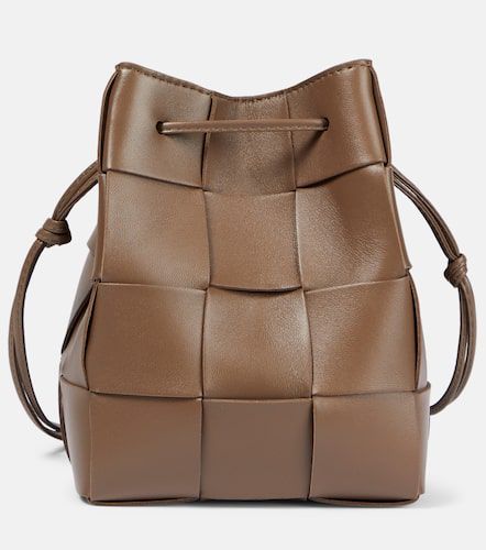 Sac seau Cassette Small en cuir - Bottega Veneta - Modalova