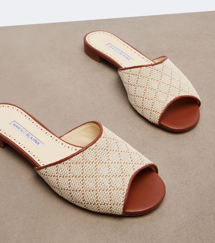 Mules Smirna à effet raphia - Manolo Blahnik - Modalova