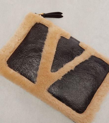 Pochette Viva Superstar Medium en cuir - Valentino Garavani - Modalova