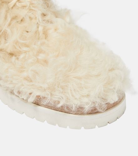 Bottes à lacets en peau lainée - Magda Butrym - Modalova