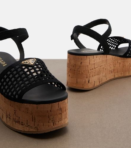 Sandales compensées en crochet - Prada - Modalova