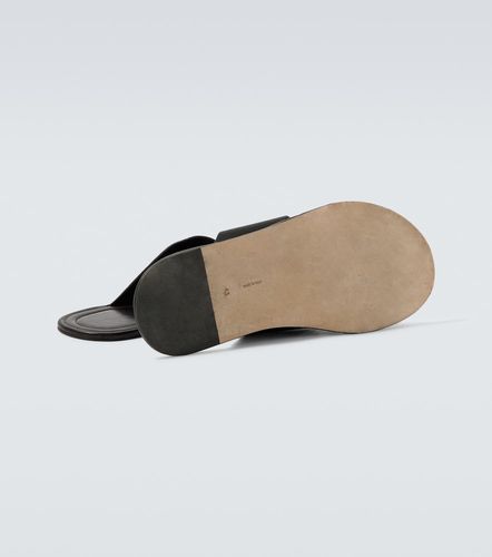 The Row Mules Malick Cross en cuir - The Row - Modalova