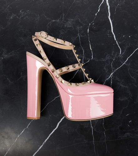 Escarpins à plateau Rockstud en cuir verni - Valentino Garavani - Modalova