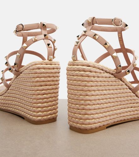 Sandales compensées Rockstud en cuir - Valentino Garavani - Modalova