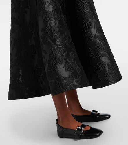 Robe longue en cloqué de satin à fleurs - Ganni - Modalova