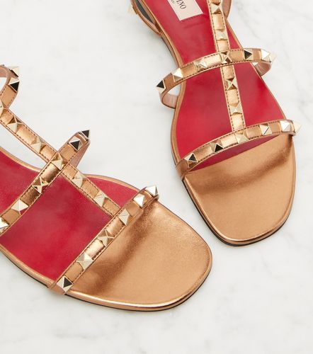Sandales Rockstud en cuir métallisé - Valentino Garavani - Modalova