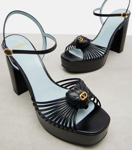 Sandales Royal VLogo à plateau en cuir - Valentino Garavani - Modalova