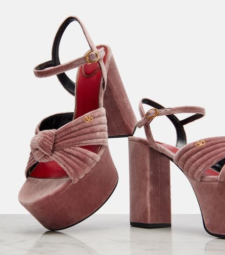 Sandales Crasher à plateau en velours - Valentino Garavani - Modalova
