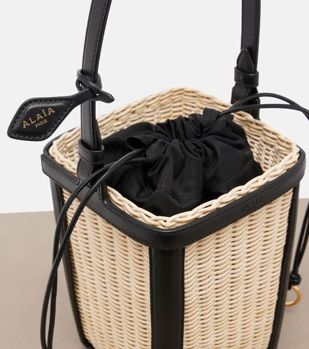 Alaïa Sac seau Small en osier et cuir - Alaia - Modalova