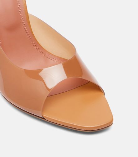 Amina Muaddi Mules Alexa en PVC - Amina Muaddi - Modalova