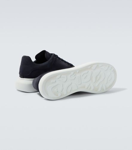 Baskets oversize en cuir et daim - McQueen - Modalova