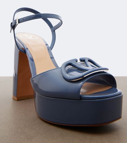 Sandales à plateau VLogo en cuir verni - Valentino Garavani - Modalova