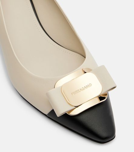 Escarpins Zelma en cuir à nœud - Ferragamo - Modalova