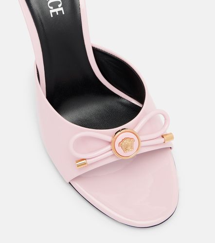 Mules Opera 85 en cuir verni - Versace - Modalova