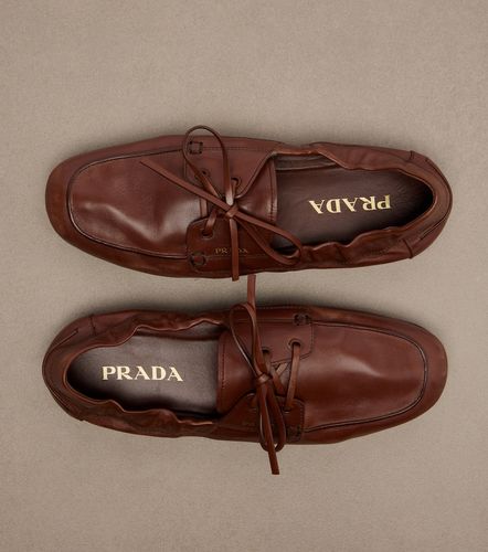 Chaussures bateau Shuffle en cuir - Prada - Modalova