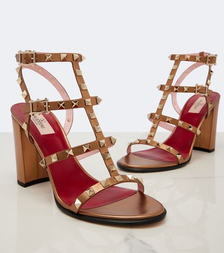 Sandales Rockstud en cuir métallisé - Valentino Garavani - Modalova