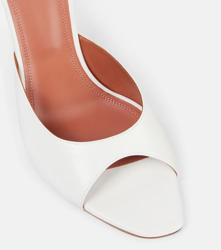 Mules Alexa 95 en cuir - Amina Muaddi - Modalova