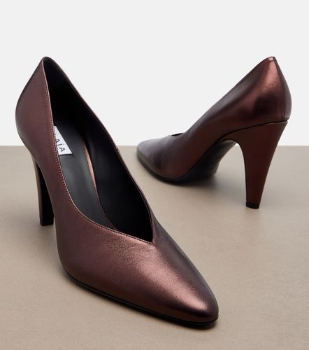 Alaïa Escarpins en cuir métallisé - Alaia - Modalova
