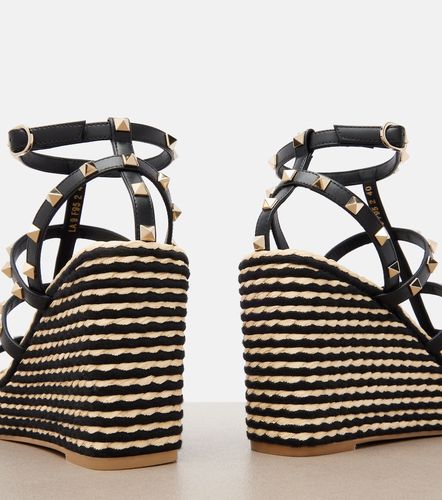Sandales compensées Rockstud en cuir - Valentino Garavani - Modalova