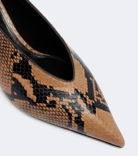 Le Monde Béryl Escarpins Babouche en cuir façon serpent - Le Monde Beryl - Modalova