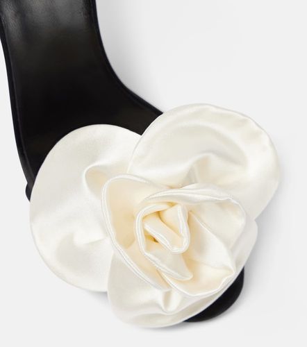 Sandales 105 en satin à fleurs - Magda Butrym - Modalova
